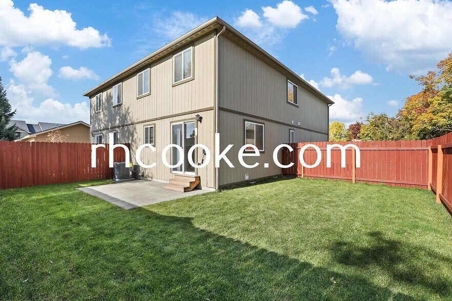 Building Photo - 312 S Blake Rd