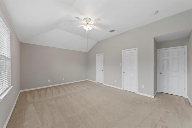 Building Photo - 922 Fulbourne Dr