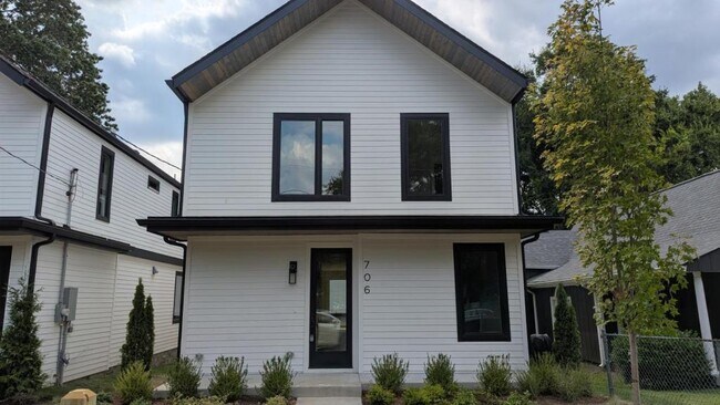 Primary Photo - 706 Stockell St
