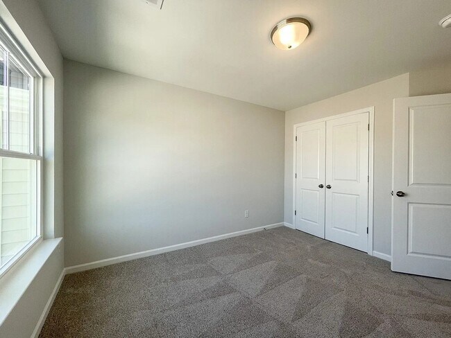 Building Photo - 305 Dipsea Spg