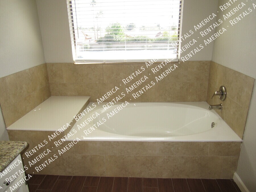Building Photo - 1251 E Brentrup Dr