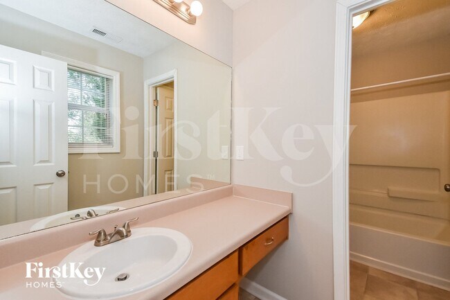 Building Photo - 189 Bay Ct Dr