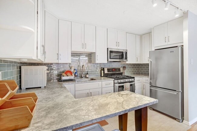 Building Photo - 1245 13th St NW