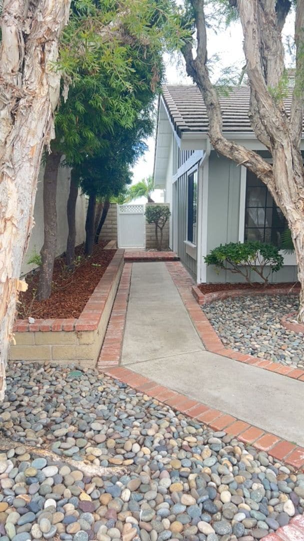 Building Photo - OCEAN VIEW Home in the gated Community of ...