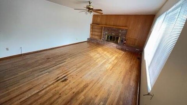 Building Photo - 1 Acre of Property off Oasis Rd.