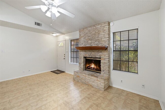 Building Photo - 12416 Deer Falls Dr