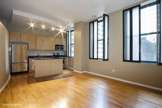 Building Photo - 208 W Washington St
