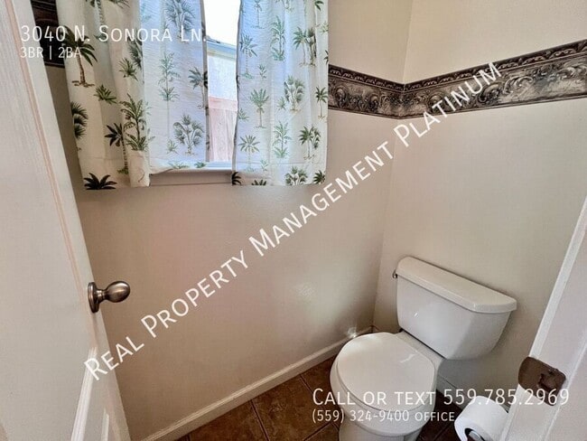 Building Photo - 3040 N Sonora Ave