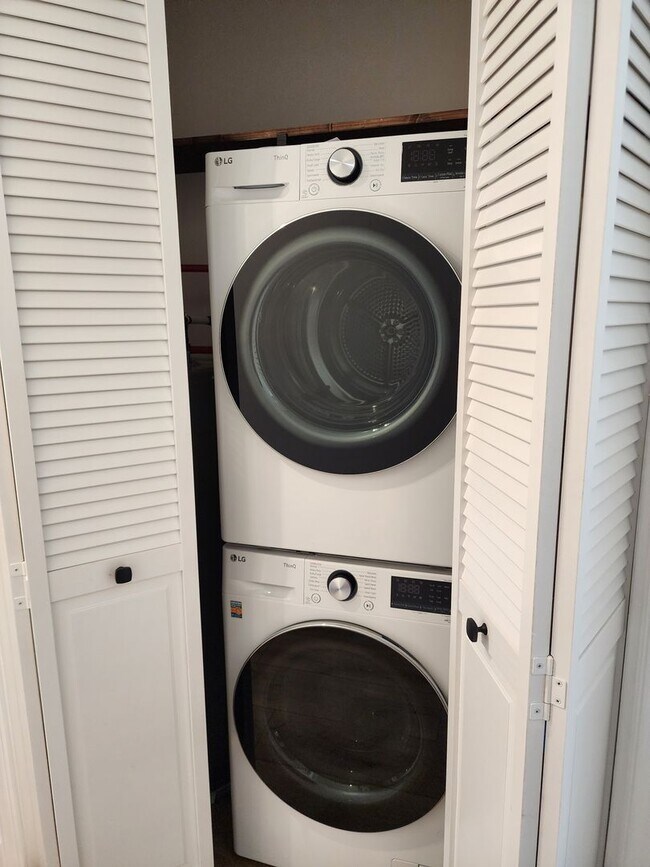 Building Photo - Beach Cottage