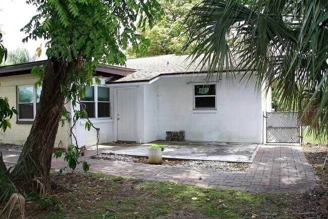 Building Photo - 2809 Gulfstream Rd