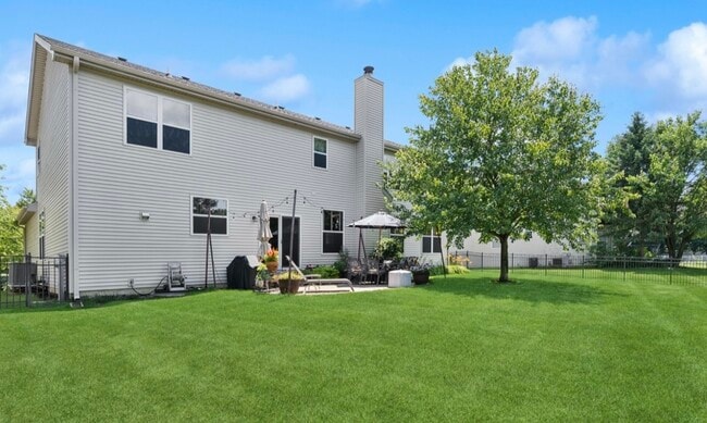 Building Photo - 841 Barclay Dr