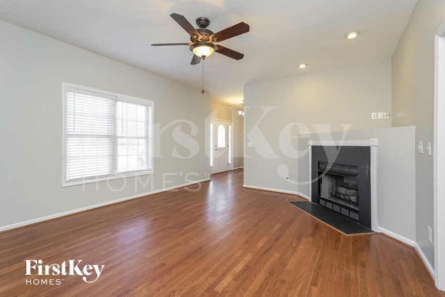 Building Photo - 2013 Lancey Dr