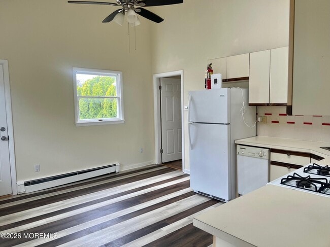 Building Photo - 246 7th Ave