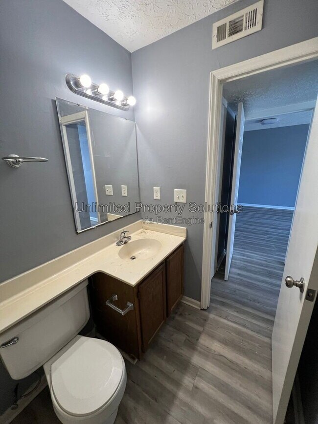 Building Photo - 213 Sunn Aire Ct