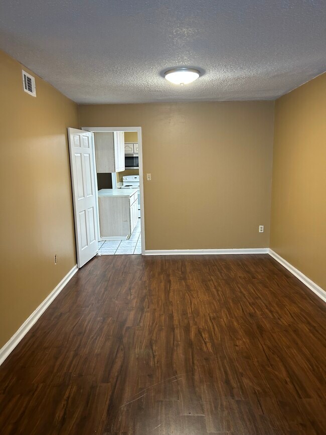 Building Photo - 3655 Haughton Ln