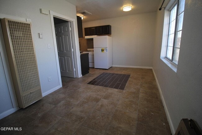 Building Photo - 8903 Old County Dr