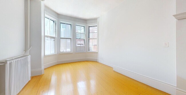 Building Photo - 10-14 Union Pk