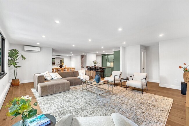 Building Photo - 935 Washington St