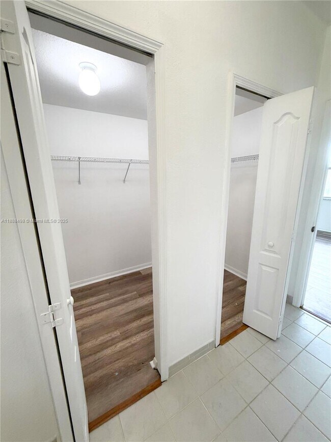 Building Photo - 13485 NW 9th Ct