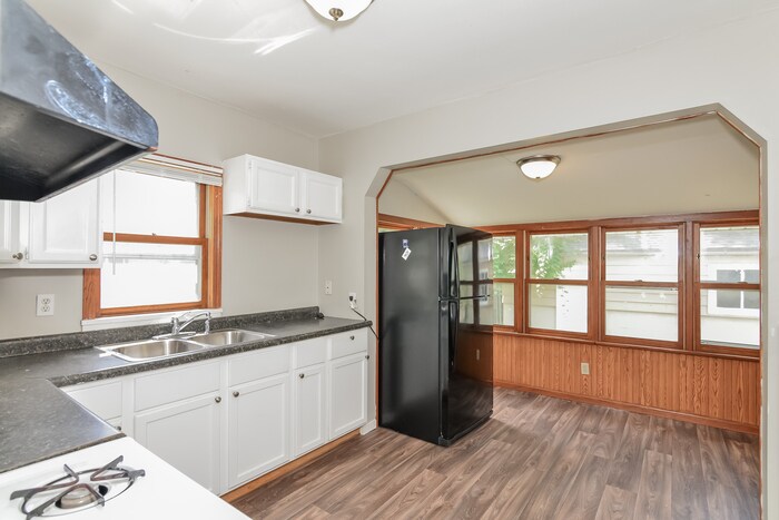 Building Photo - 891 Hazelwood St