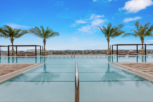 Building Photo - 1480 NW North River Dr