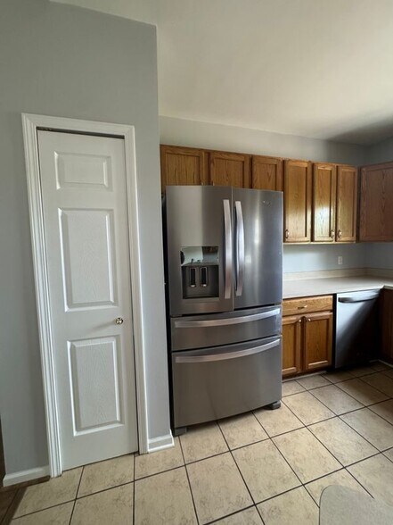 Building Photo - 17200 Addington Dr