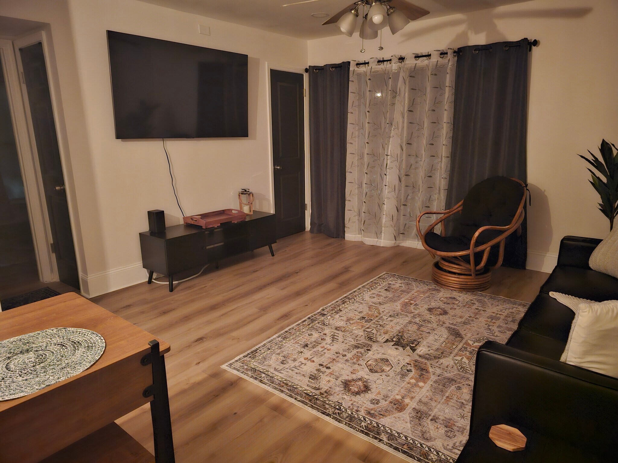 Building Photo - 4833 Zenith St