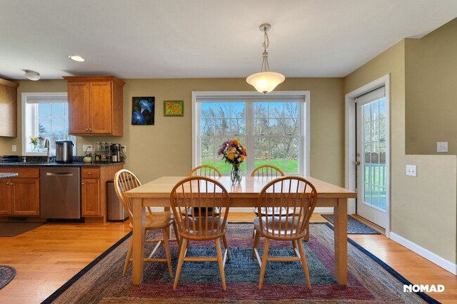 Building Photo - Spacious 4BR House in Hudson