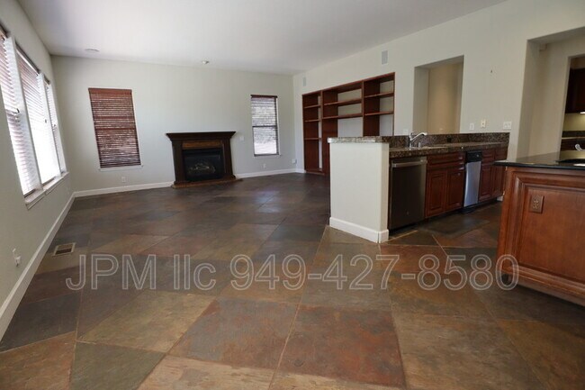 Building Photo - 3000 Granite Pointe Dr