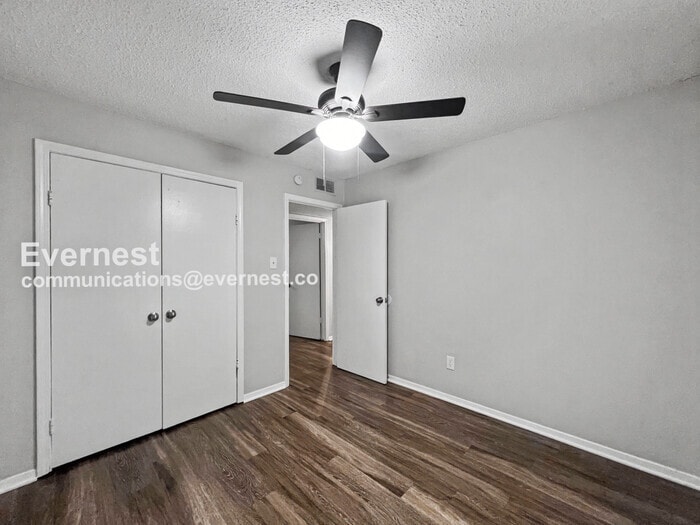 Building Photo - 5733 Woodbourne Ct