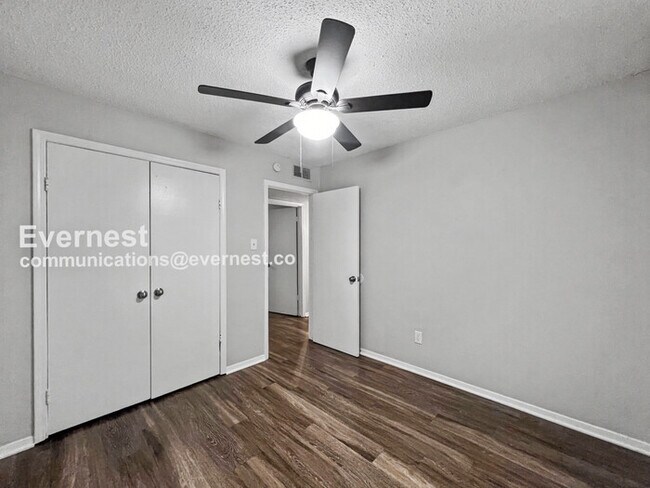 Building Photo - 5733 Woodbourne Ct