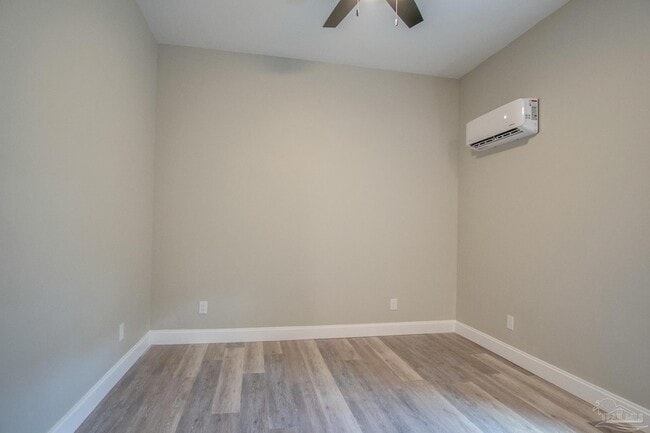 Building Photo - 203 S L St