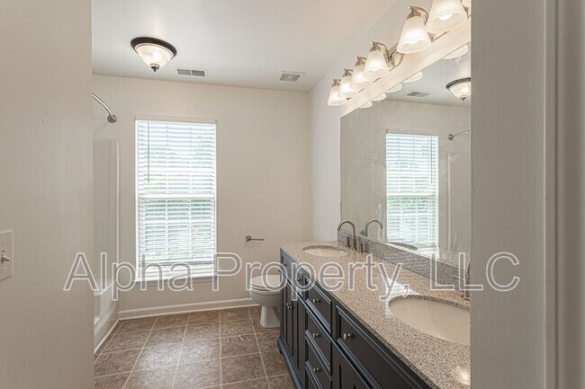 Building Photo - 261 Highgate Cir