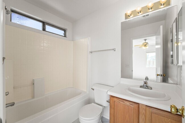 Building Photo - Prime Surprise Location | 3 Bed, Low-Maintenance Yard + Amenities