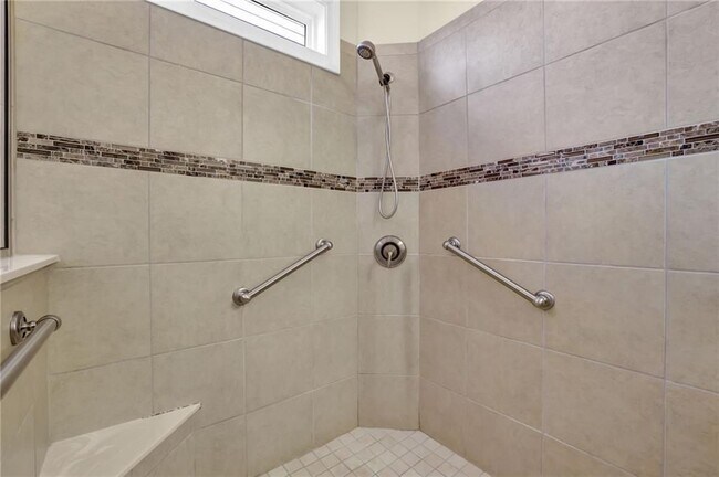 Building Photo - 3708 Majestic Oak Dr SW