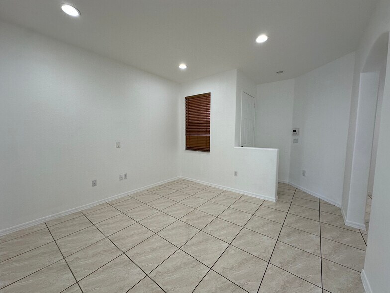 Building Photo - 10985 SW 239th Ter