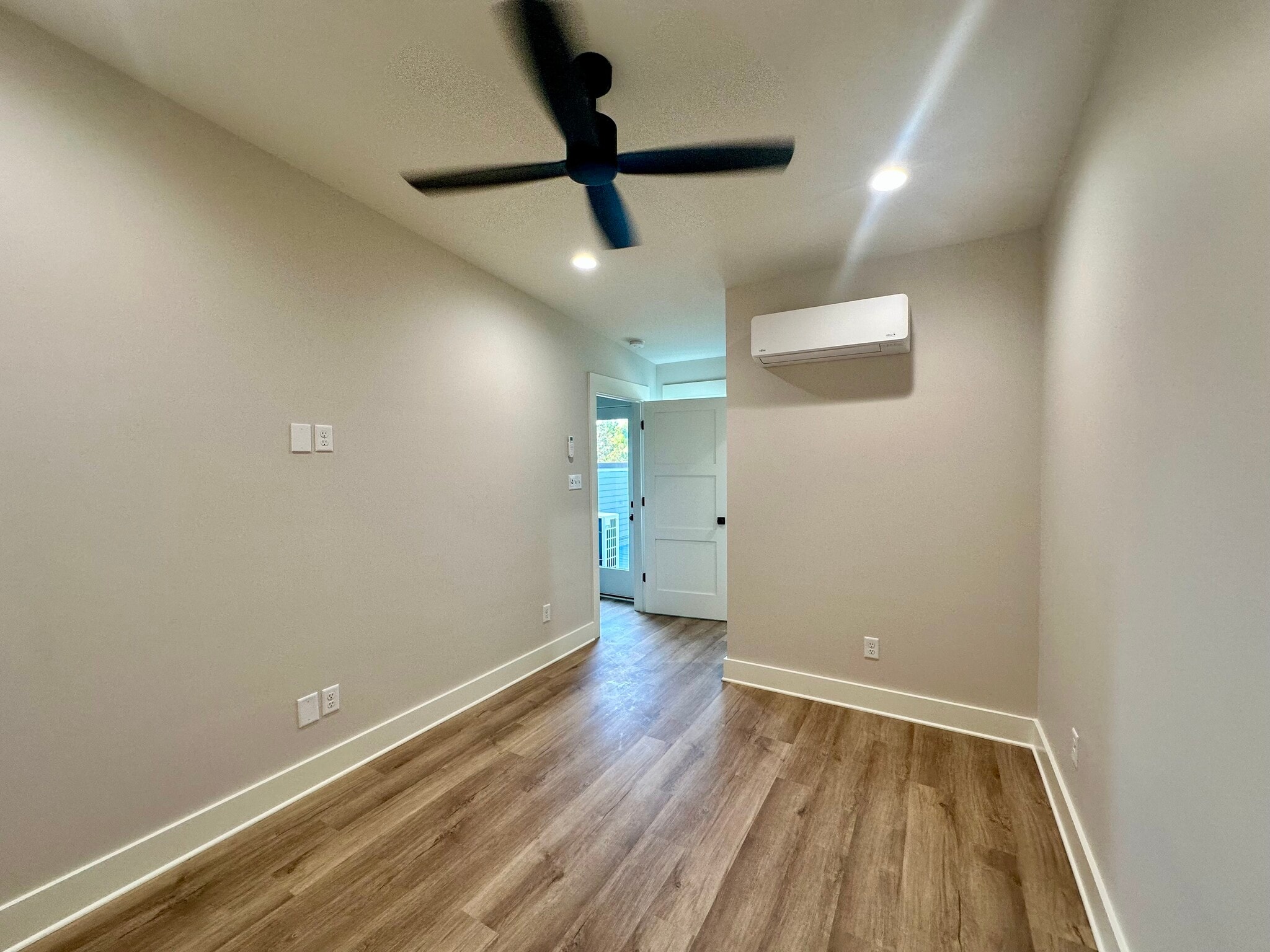 Bonus Room - 16 Walnut St NE