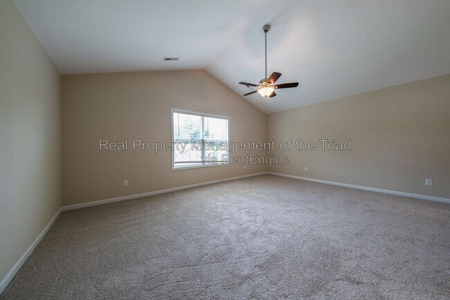 Building Photo - 832 Prince Edward Rd