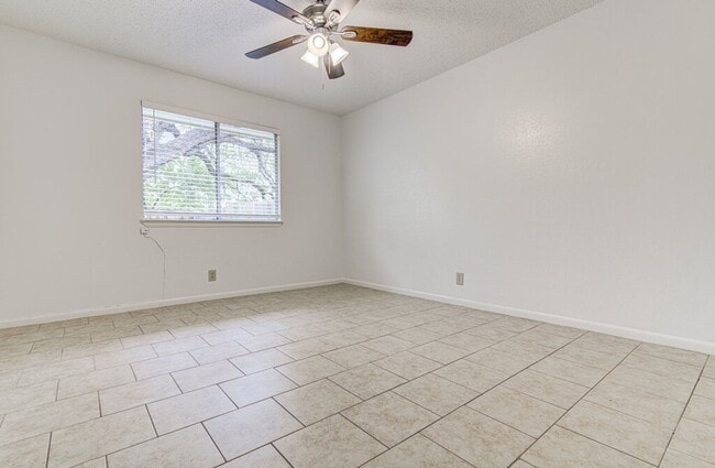 Building Photo - 3603 Rocky Hollow Trail