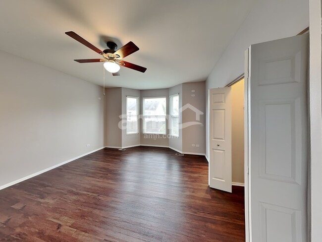 Building Photo - 1400 Bridgehampton Dr