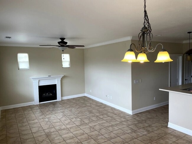 Building Photo - Charming 3 Bed / 3 Bath Craftsman Home in ...