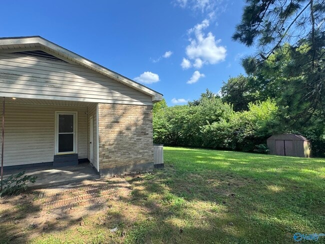 Building Photo - 4211 Tee Jay Dr NW