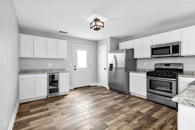 Building Photo - 7505 Hemrich Dr