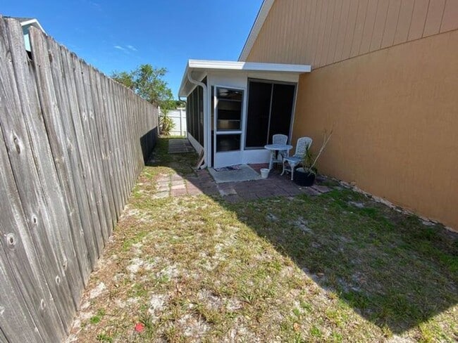 Building Photo - 4 Bedroom 2 Bath home in Winter Springs fo...