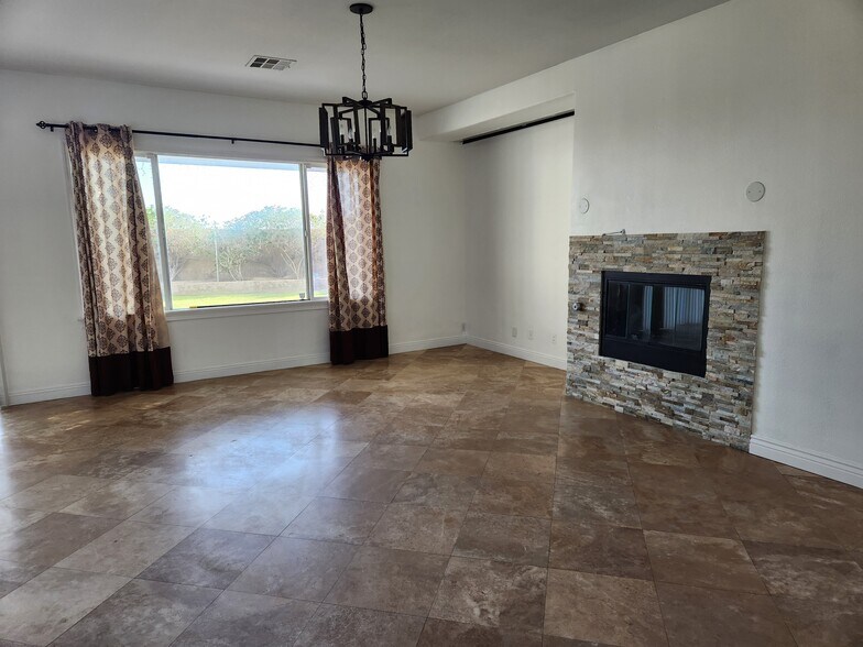 Building Photo - 68887 Panorama Dr