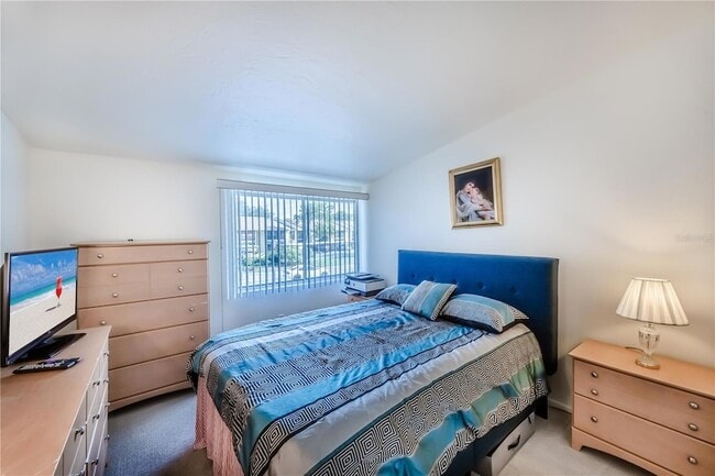 Building Photo - 722 White Pine Tree Rd