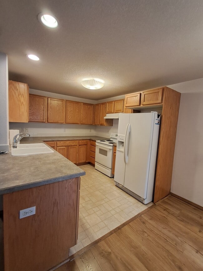 Building Photo - 2222 NE 137th Ct