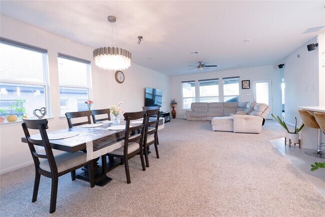 Building Photo - 232 Barton Oak Trl