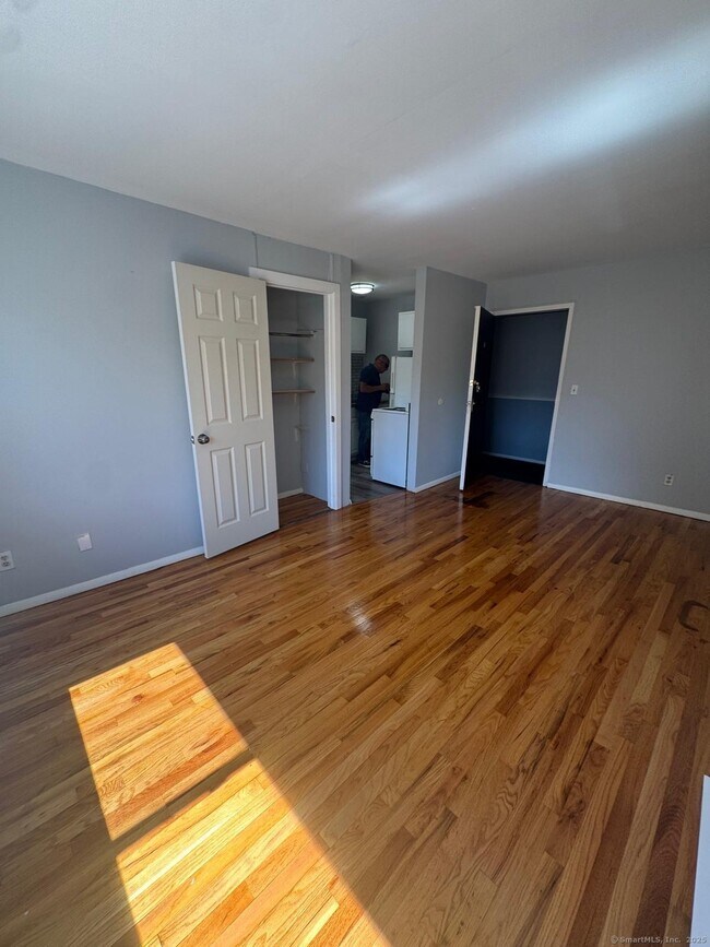 Building Photo - 155 Birdseye St