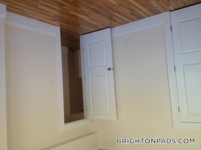 Building Photo - 6 Larose Pl